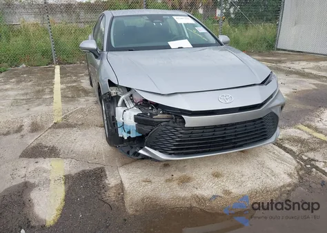 2025 Toyota Camry Le z USA, uszkodzony, nr VIN 4T1DAACK4SU522820